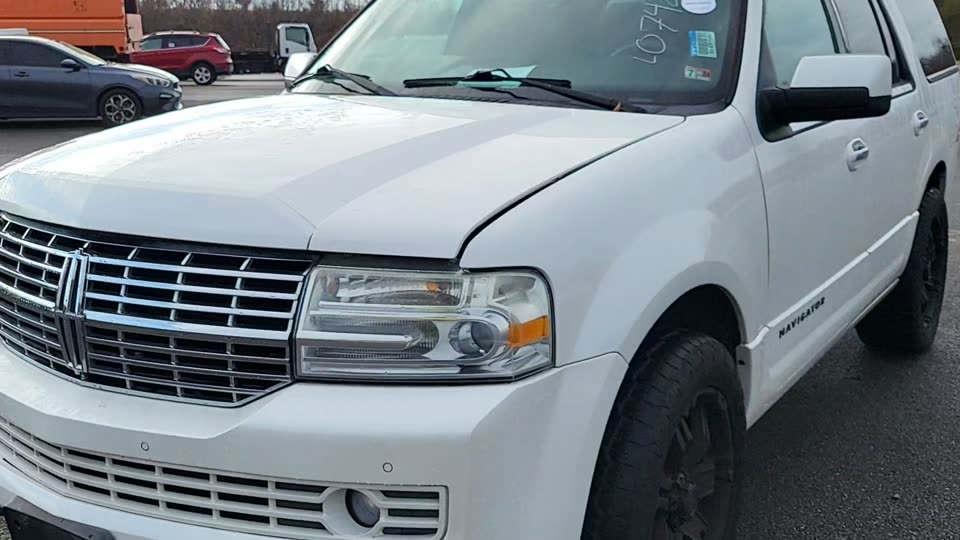 2012 Lincoln Navigator 4D SUV AWD