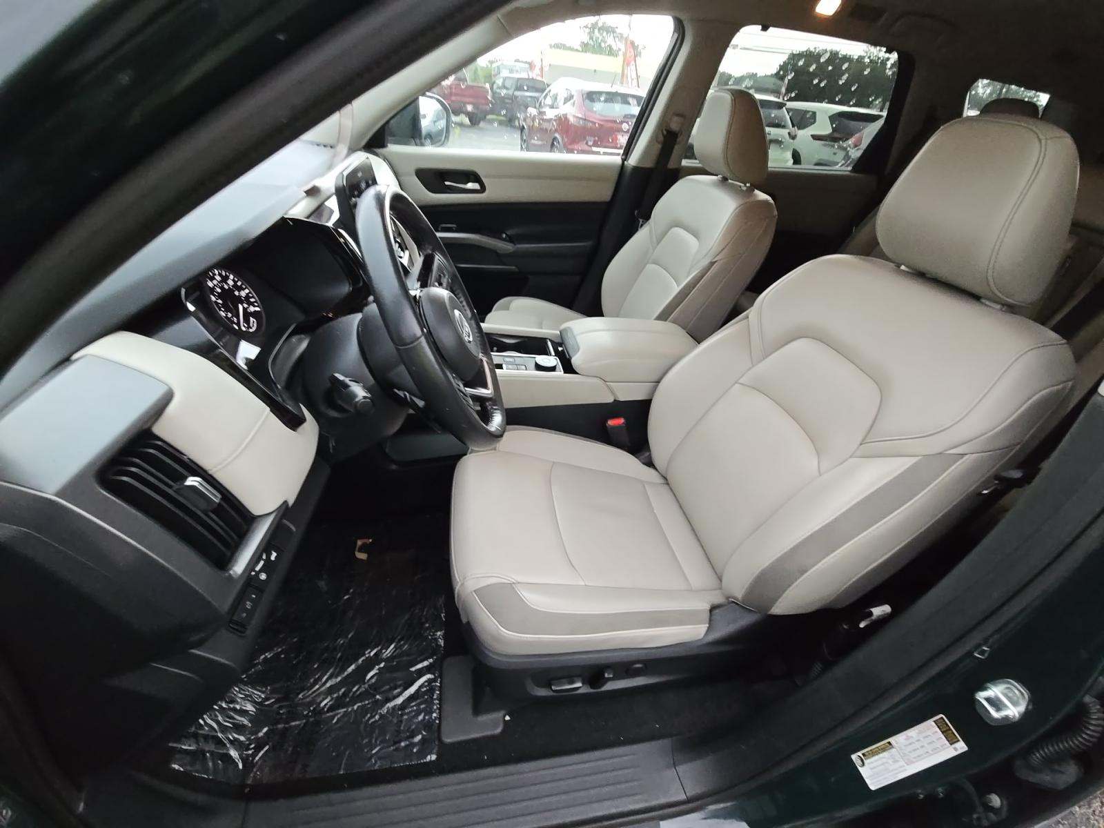 2022 Nissan Pathfinder SL AWD