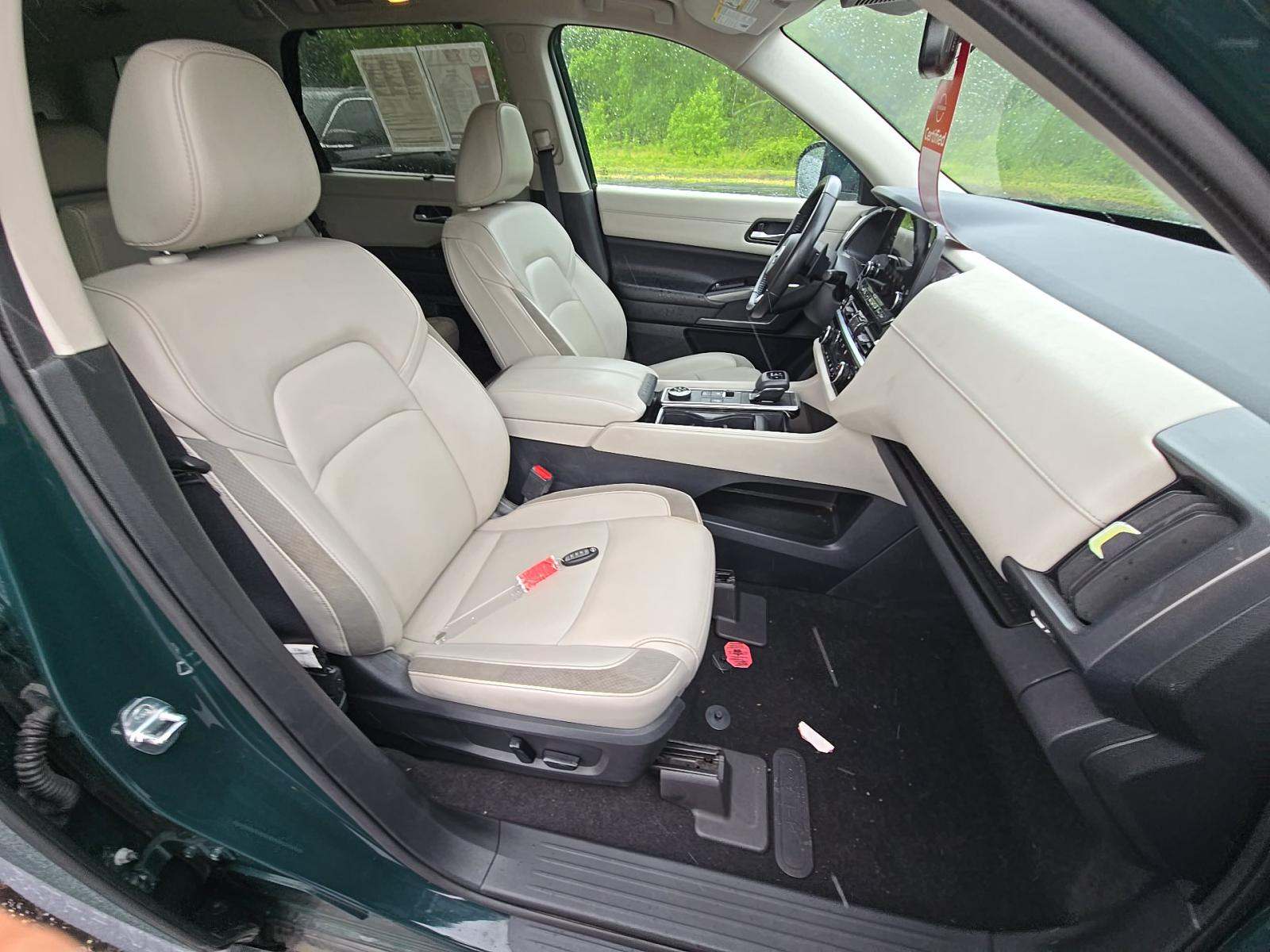 2022 Nissan Pathfinder SL AWD