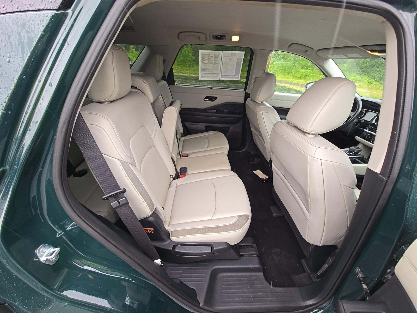2022 Nissan Pathfinder SL AWD