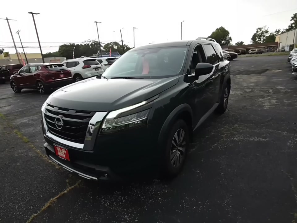 2022 Nissan Pathfinder SL AWD