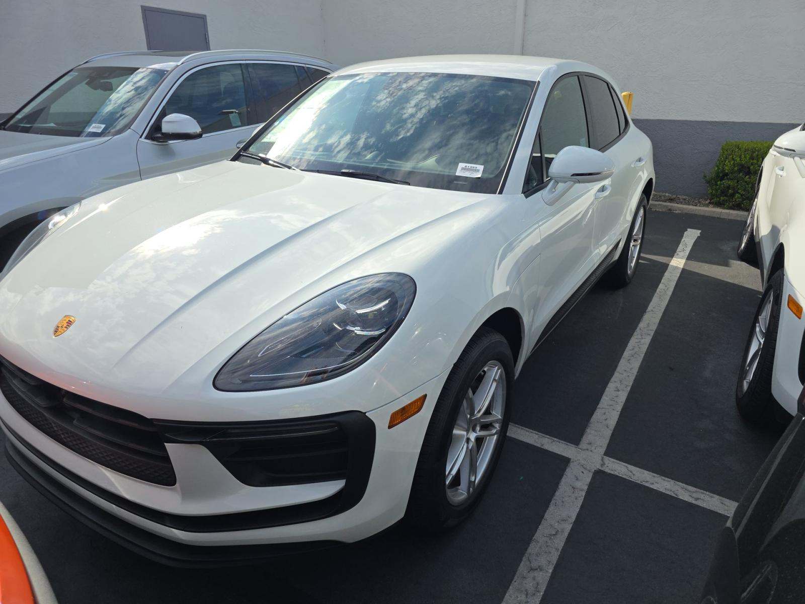 2024 Porsche Macan Base AWD