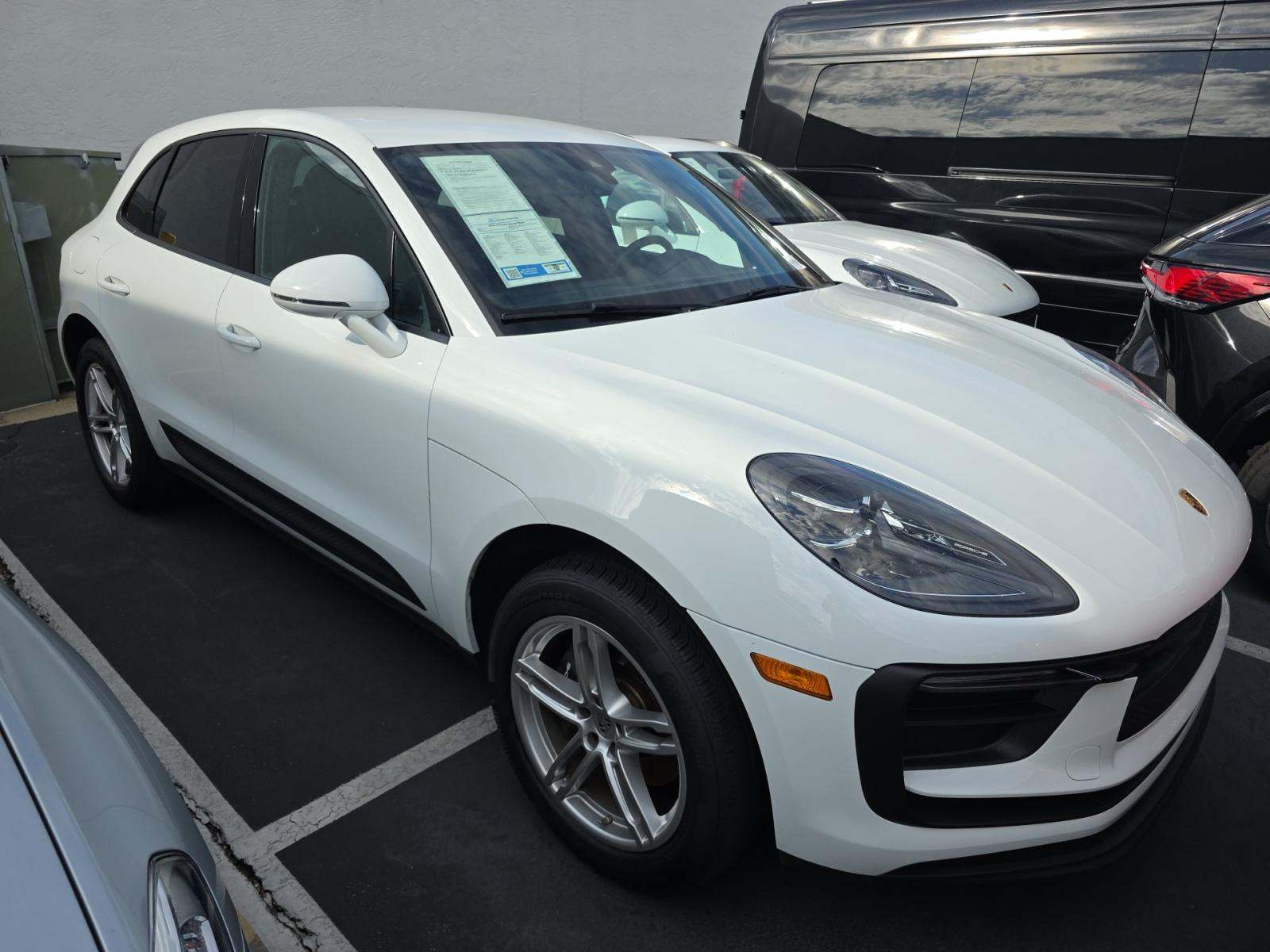 2024 Porsche Macan Base AWD