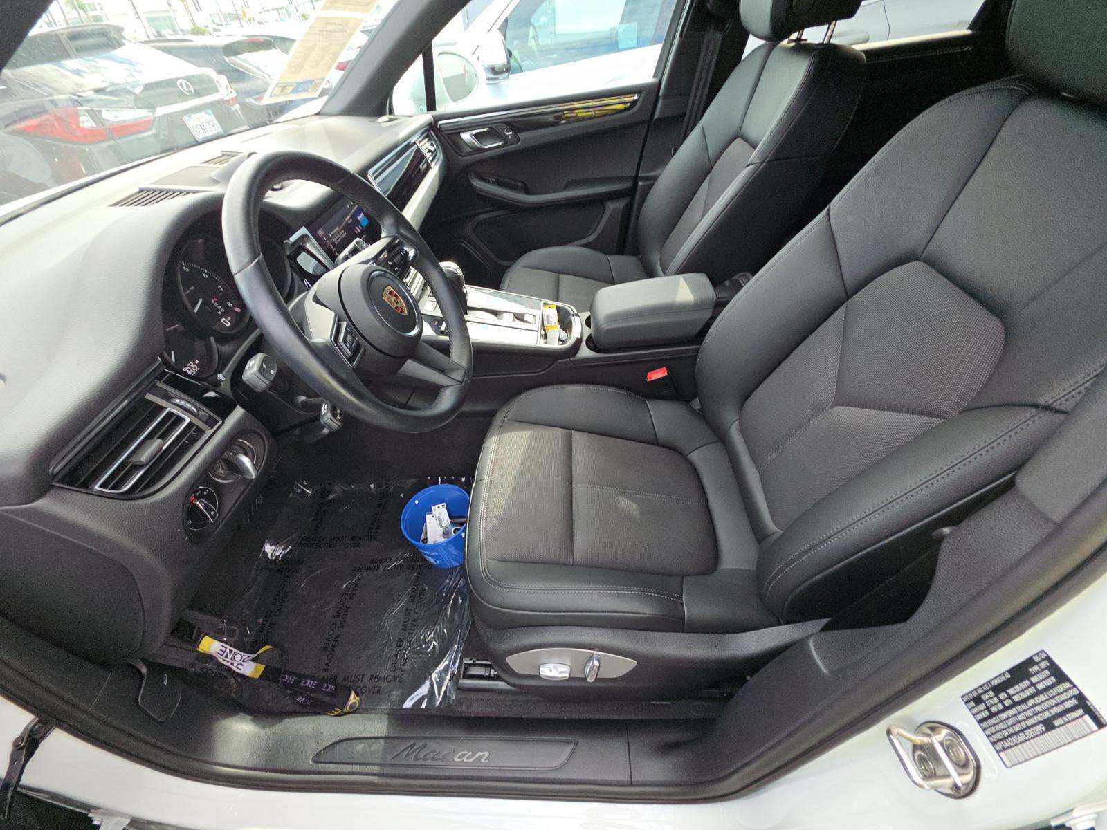 2024 Porsche Macan Base AWD