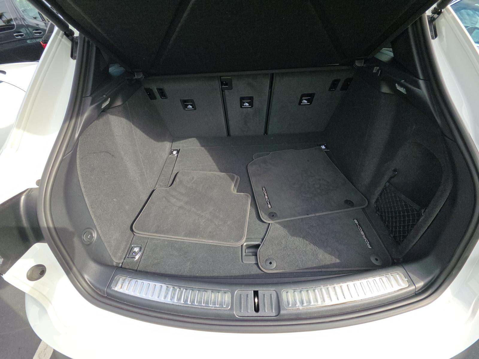 2024 Porsche Macan Base AWD