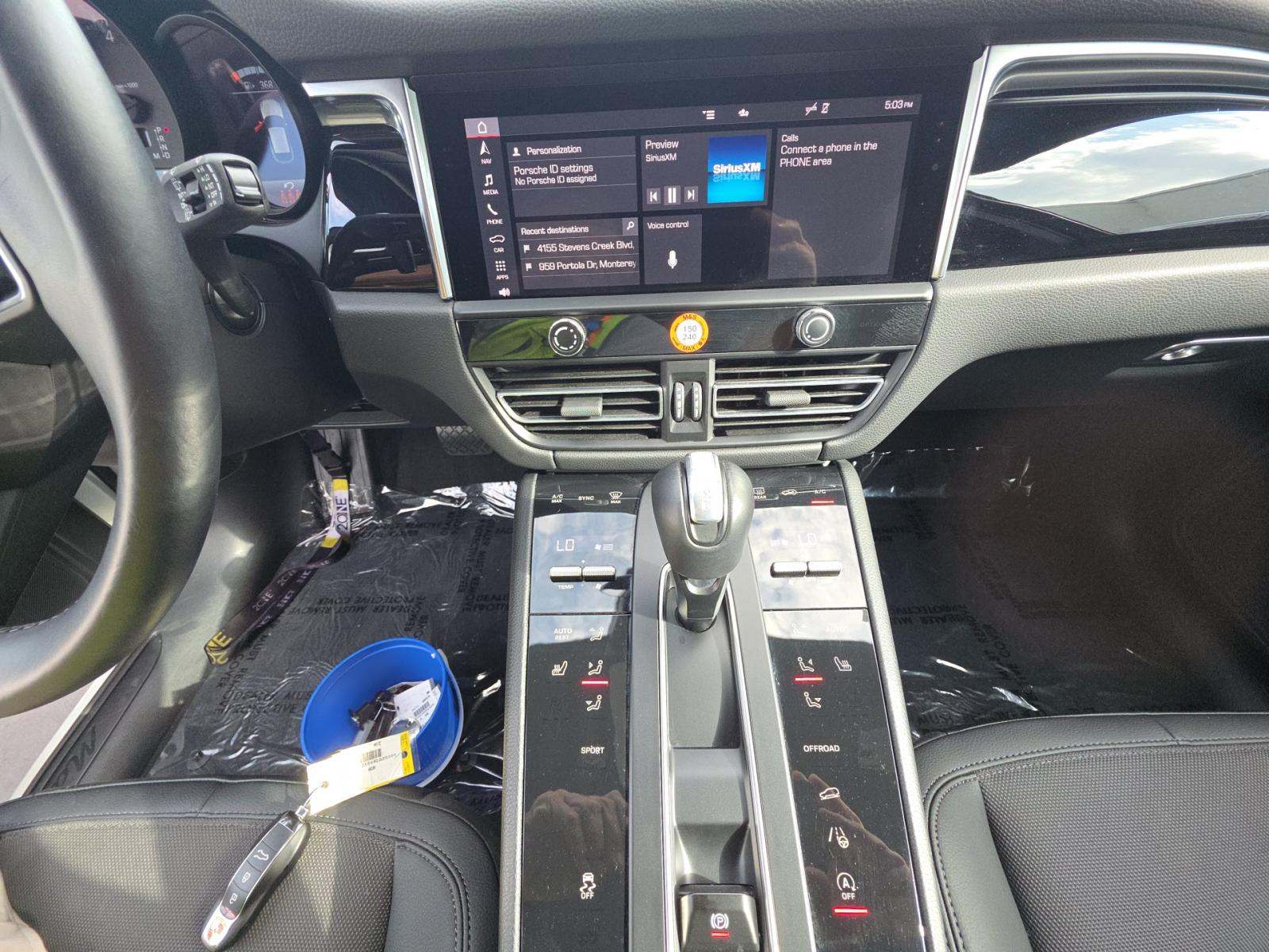 2024 Porsche Macan Base AWD
