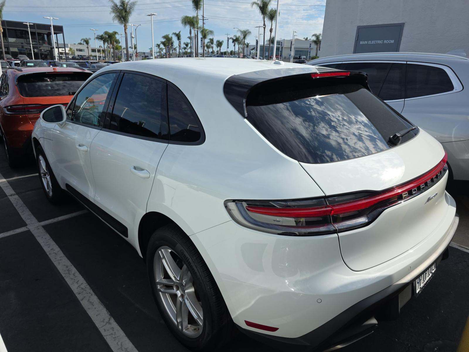 2024 Porsche Macan Base AWD