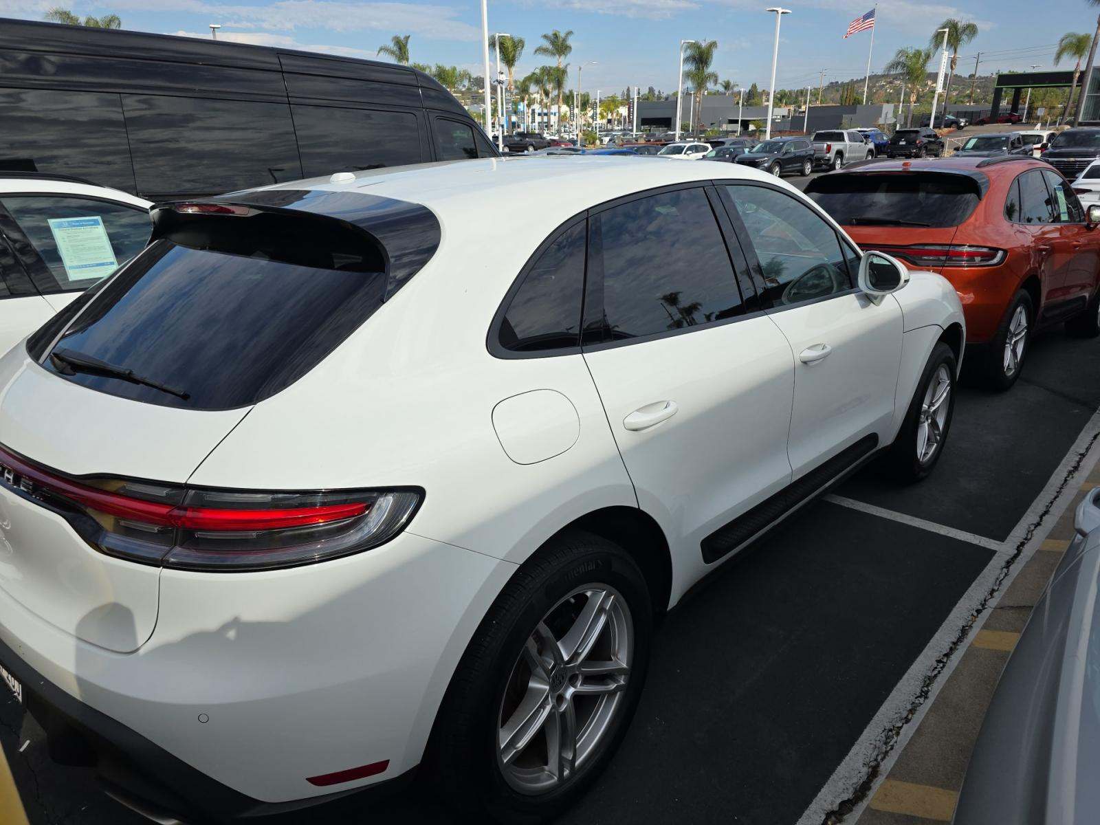 2024 Porsche Macan Base AWD
