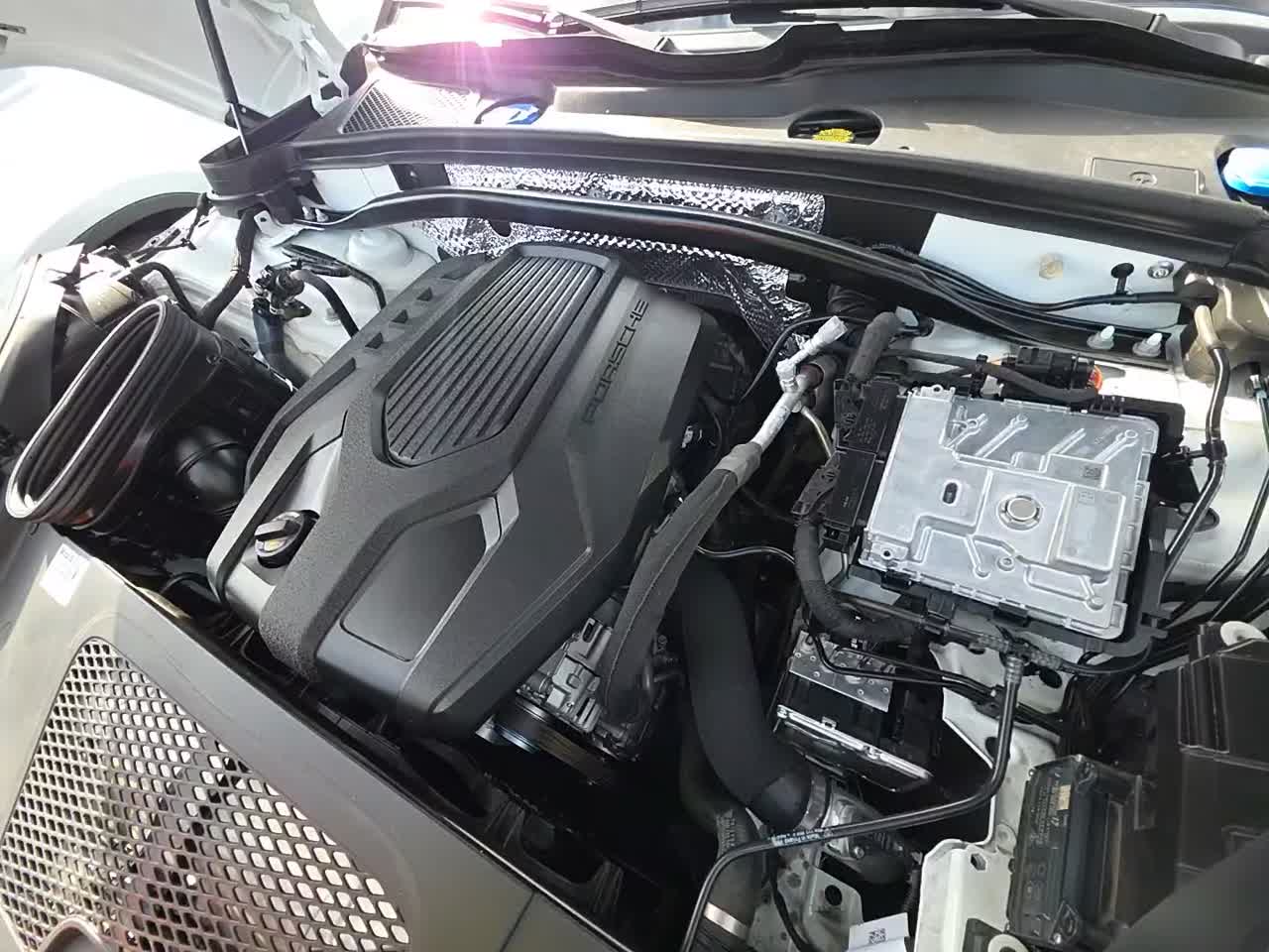 2024 Porsche Macan Base AWD