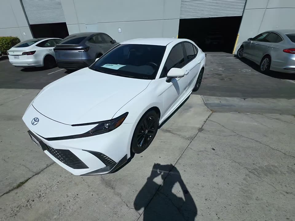 2025 Toyota Camry SE FWD