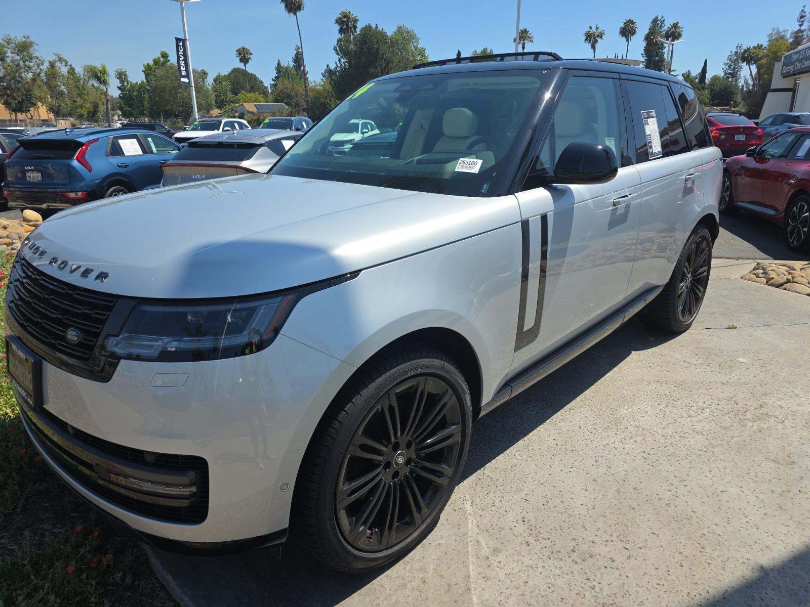 2024 Land Rover Range Rover SE AWD