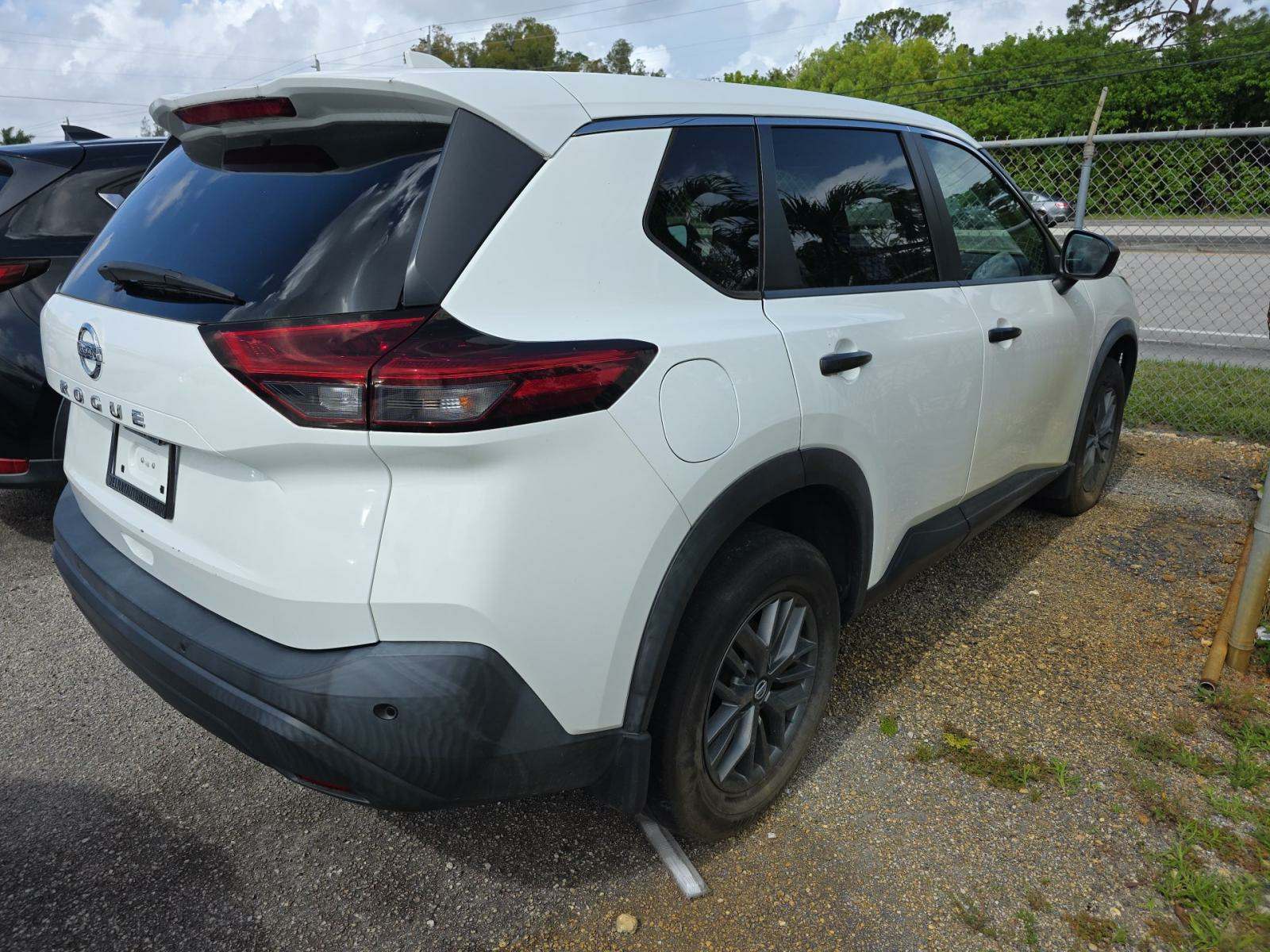 2021 Nissan Rogue S FWD