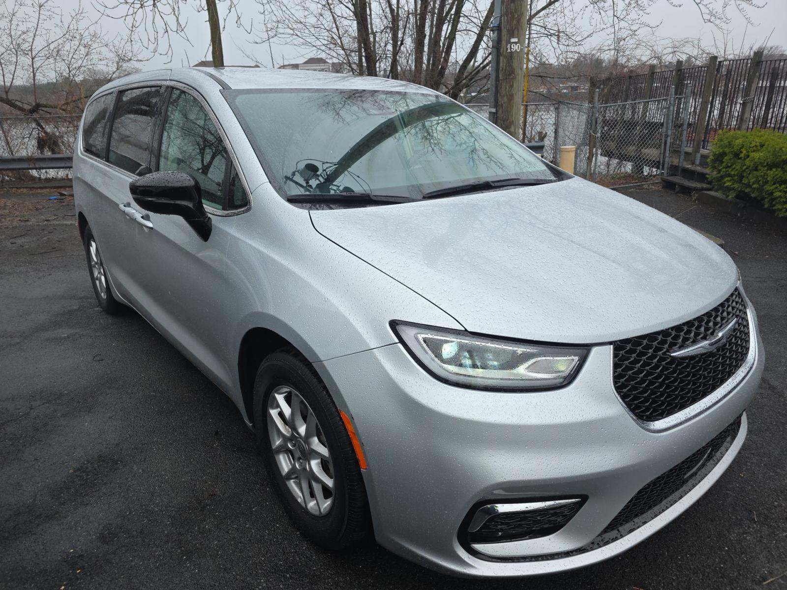 2024 Chrysler Pacifica Touring L FWD