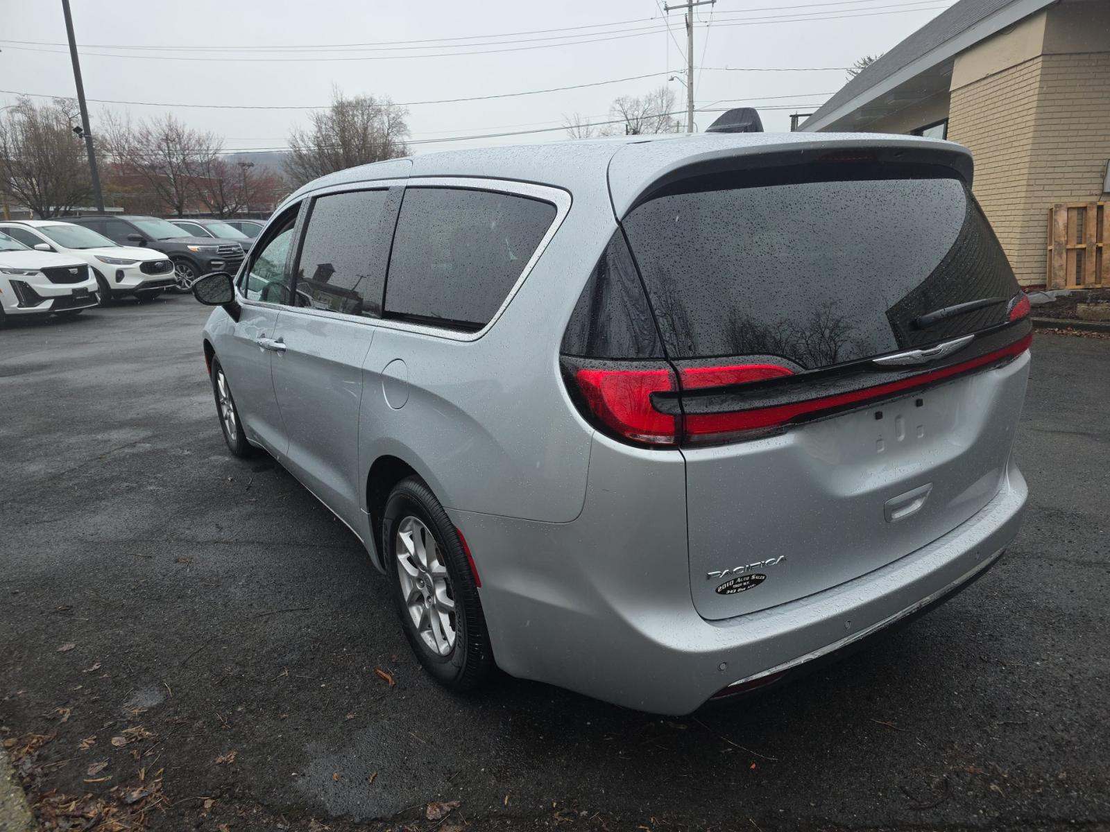 2024 Chrysler Pacifica Touring L FWD