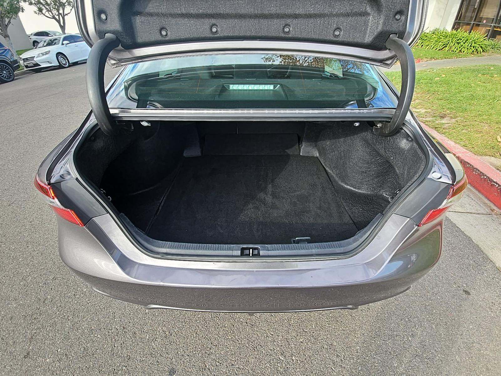 2024 Toyota Camry SE FWD