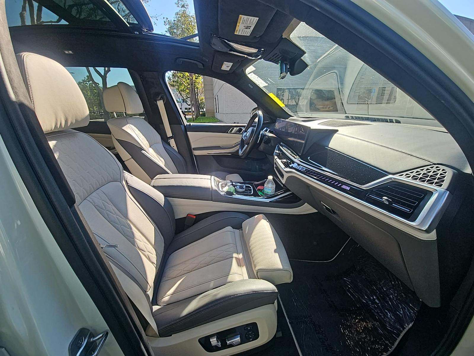 2023 BMW X7 M60i AWD