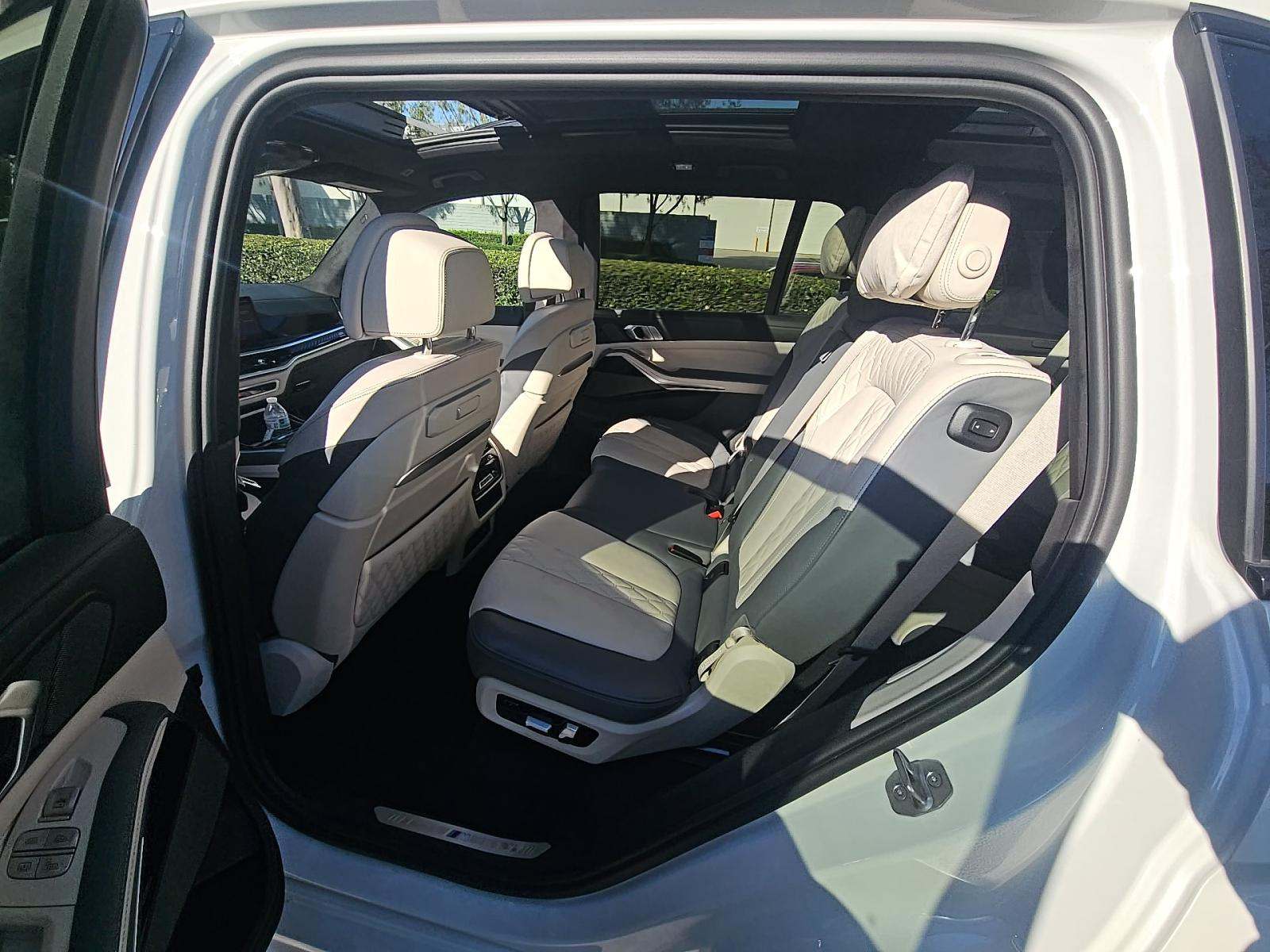 2023 BMW X7 M60i AWD