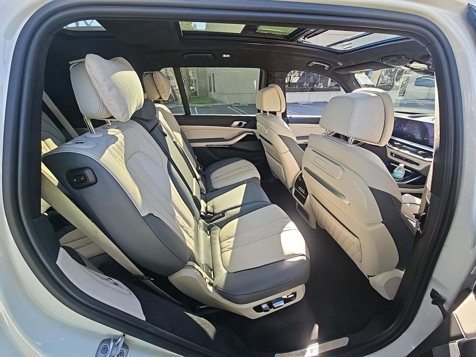 2023 BMW X7 M60i AWD