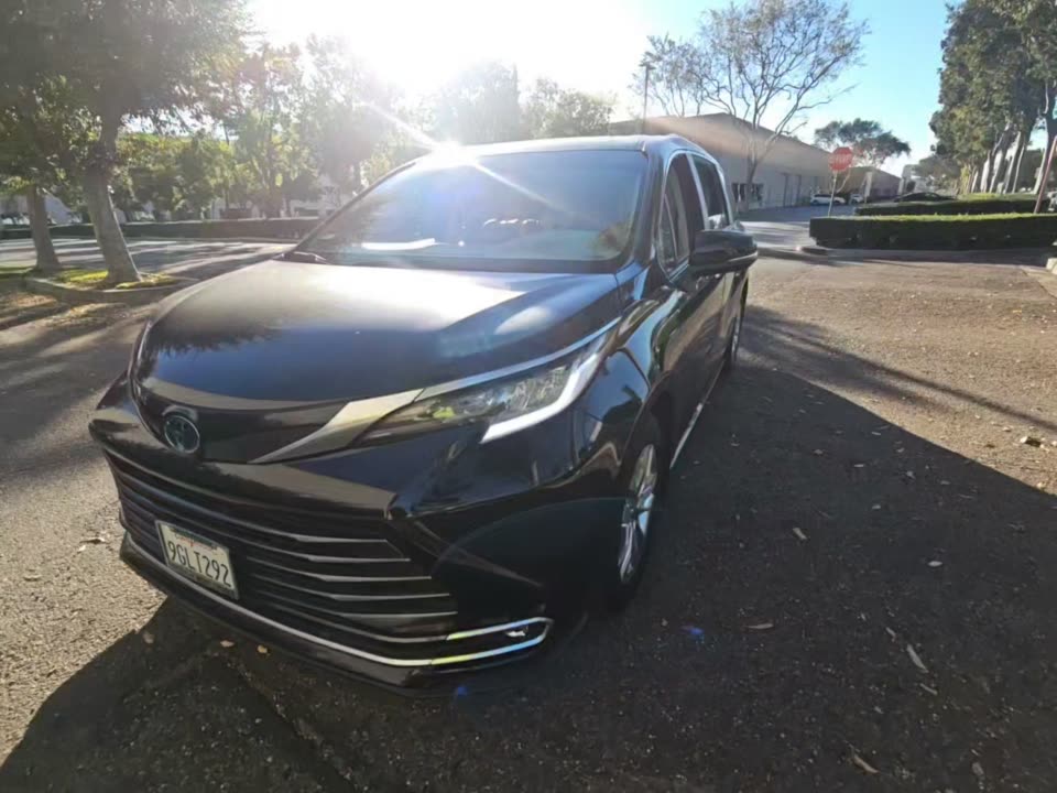 2023 Toyota Sienna Limited AWD