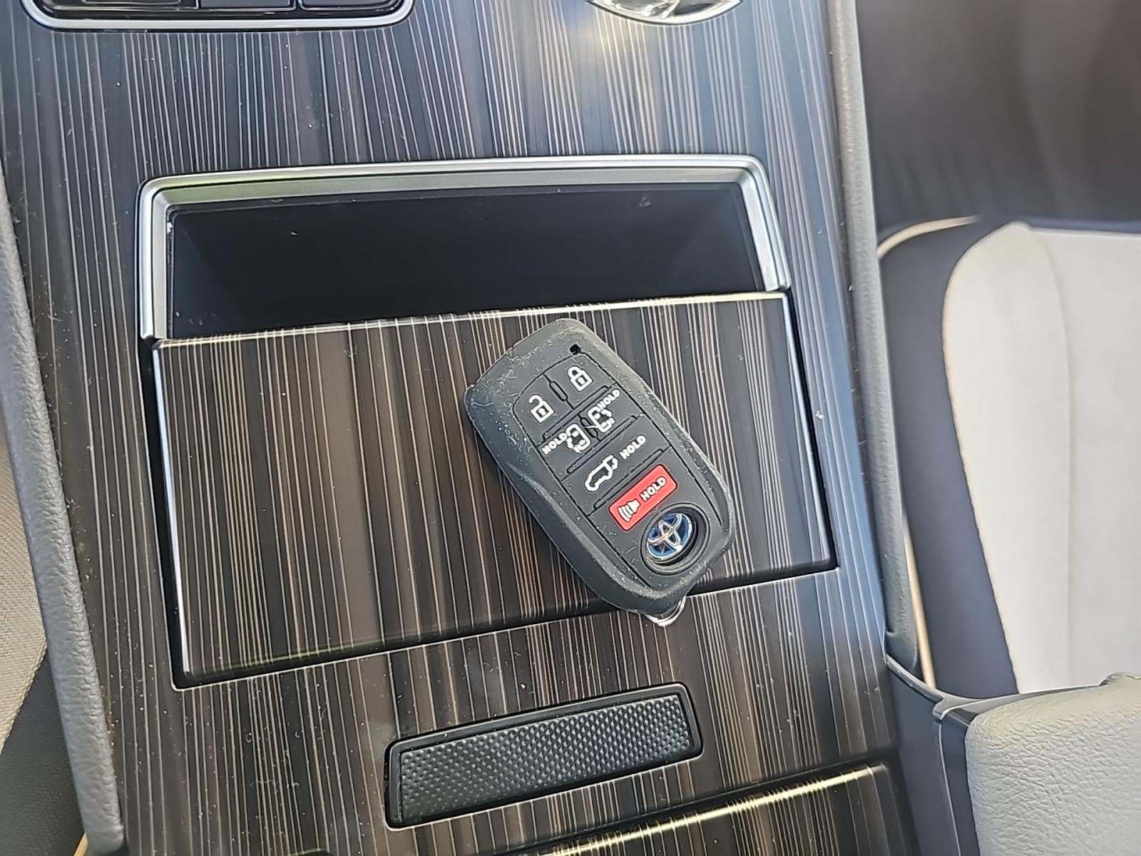 2023 Toyota Sienna Limited AWD