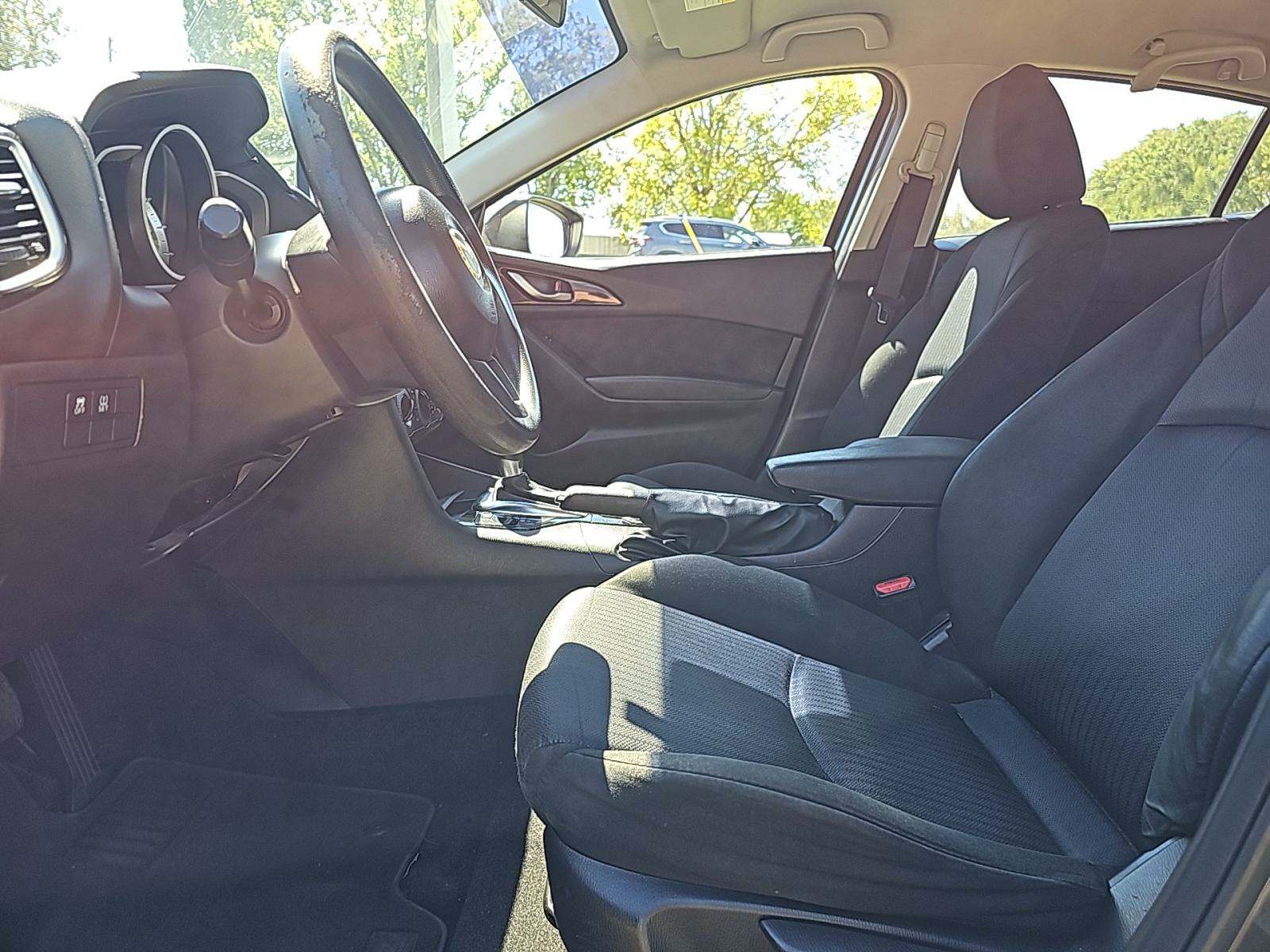 2015 MAZDA MAZDA3 i Sport FWD