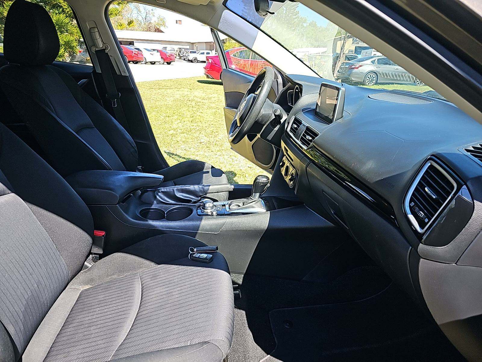 2015 MAZDA MAZDA3 i Sport FWD