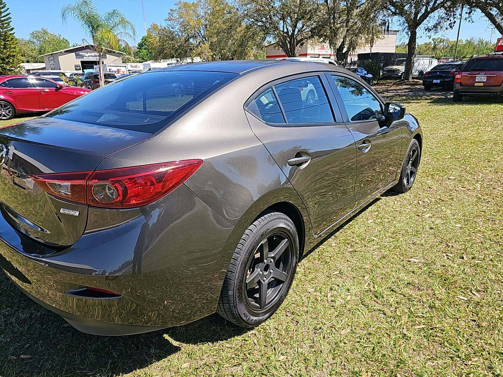 2015 MAZDA MAZDA3 i Sport FWD
