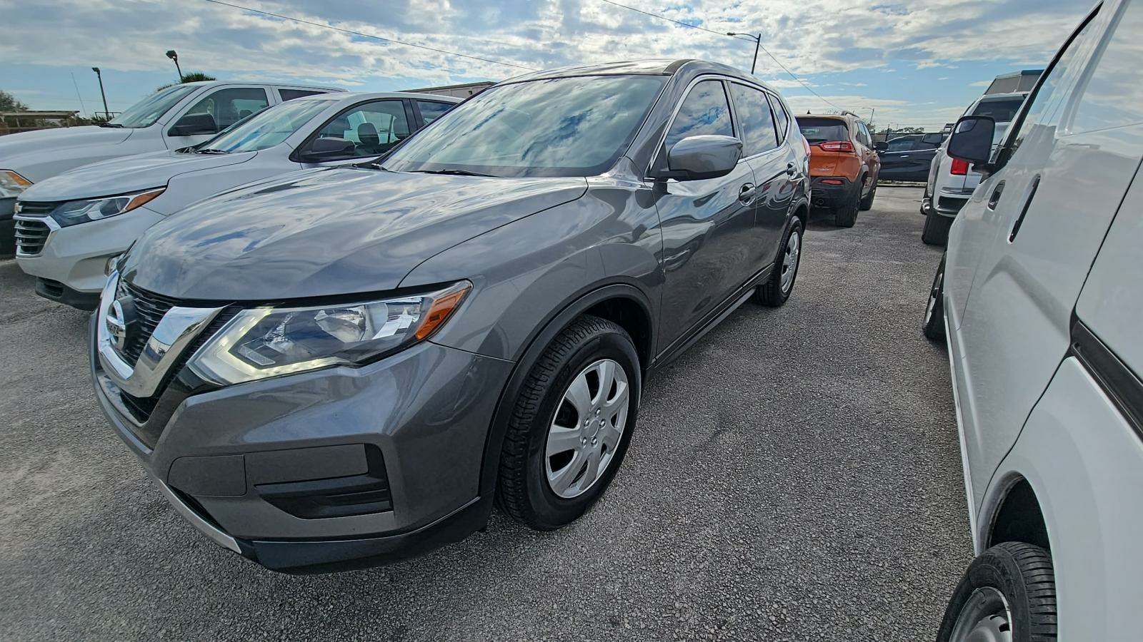 2017 Nissan Rogue S FWD