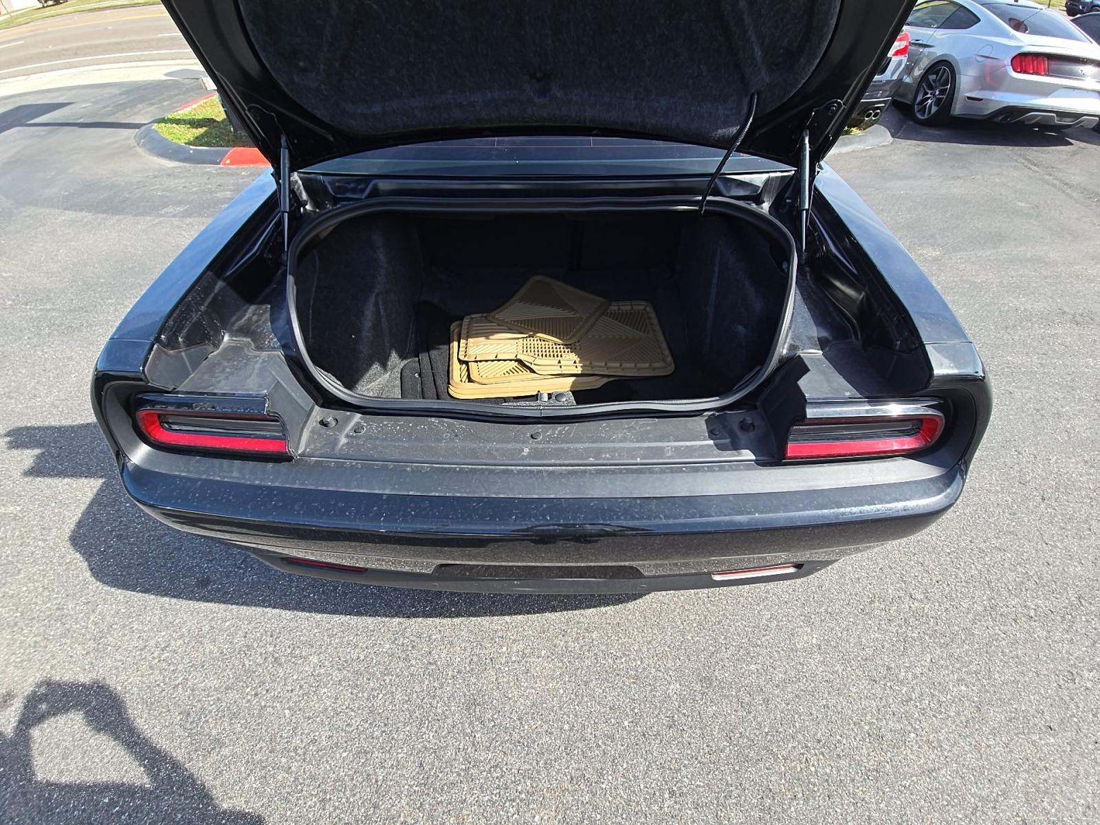 2022 Dodge Challenger R/T Scat Pack RWD