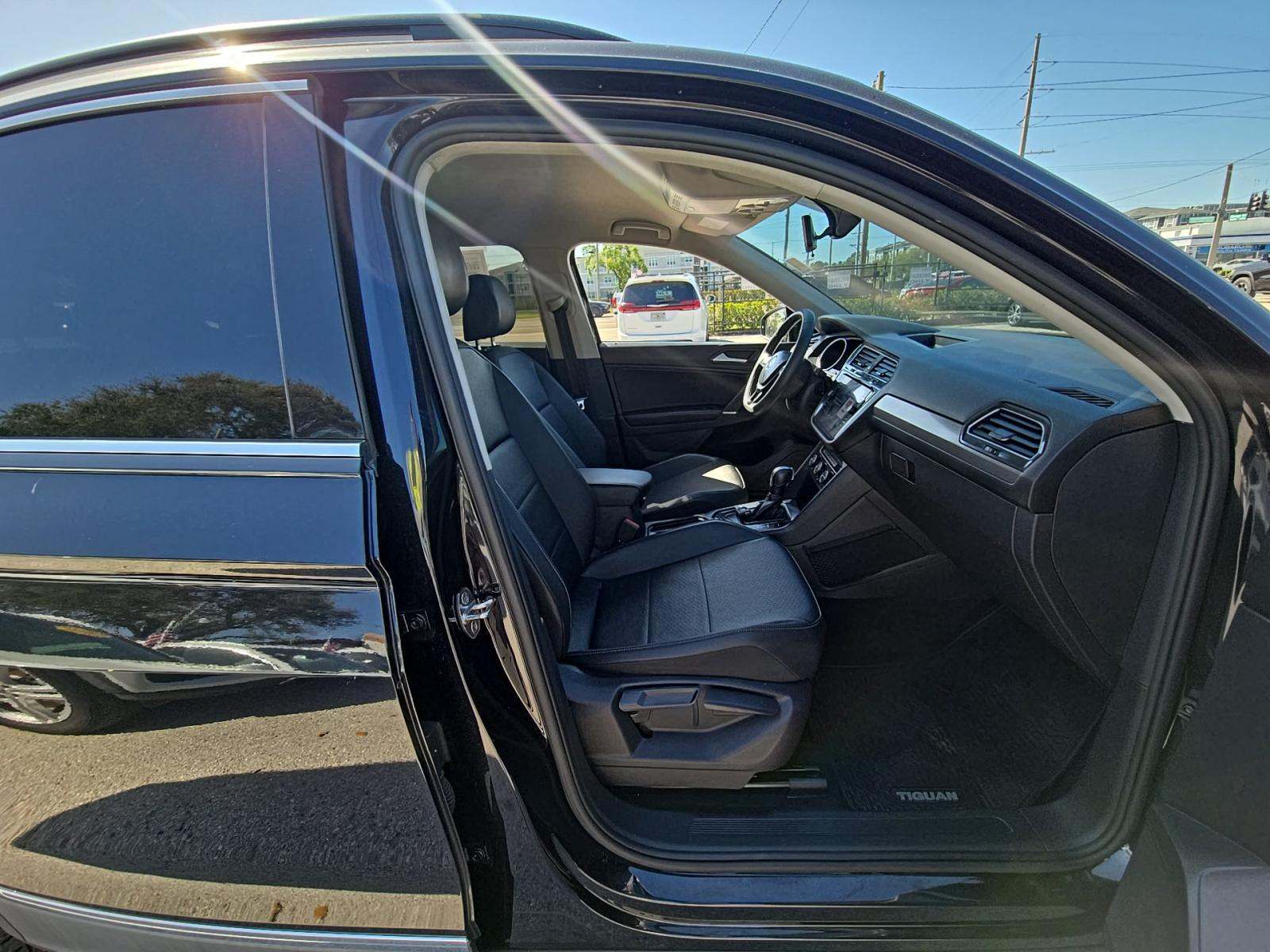 2020 Volkswagen Tiguan 2.0T SE FWD