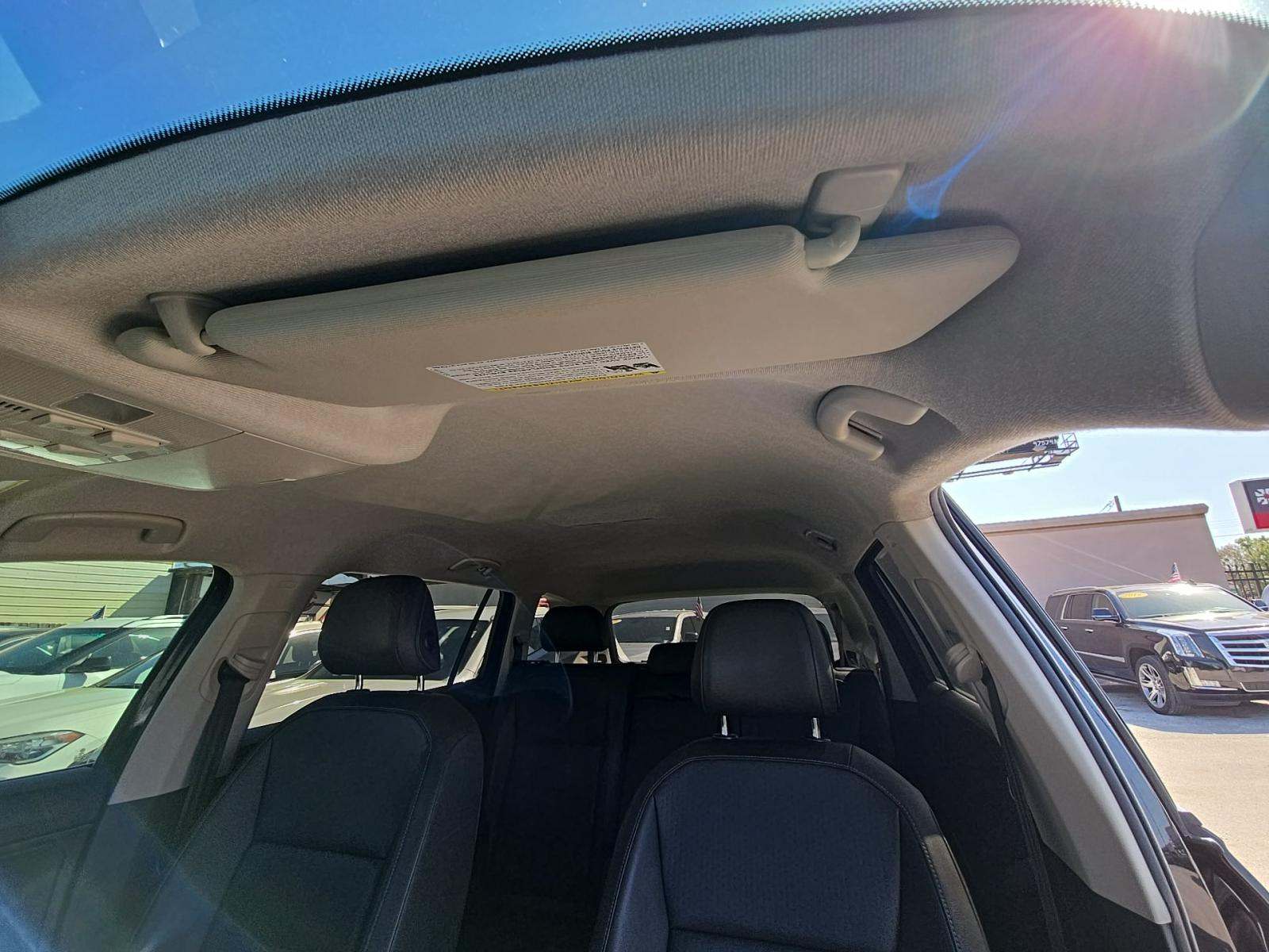2020 Volkswagen Tiguan 2.0T SE FWD