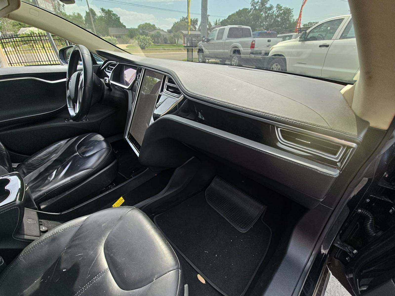 2013 Tesla Model S Base RWD