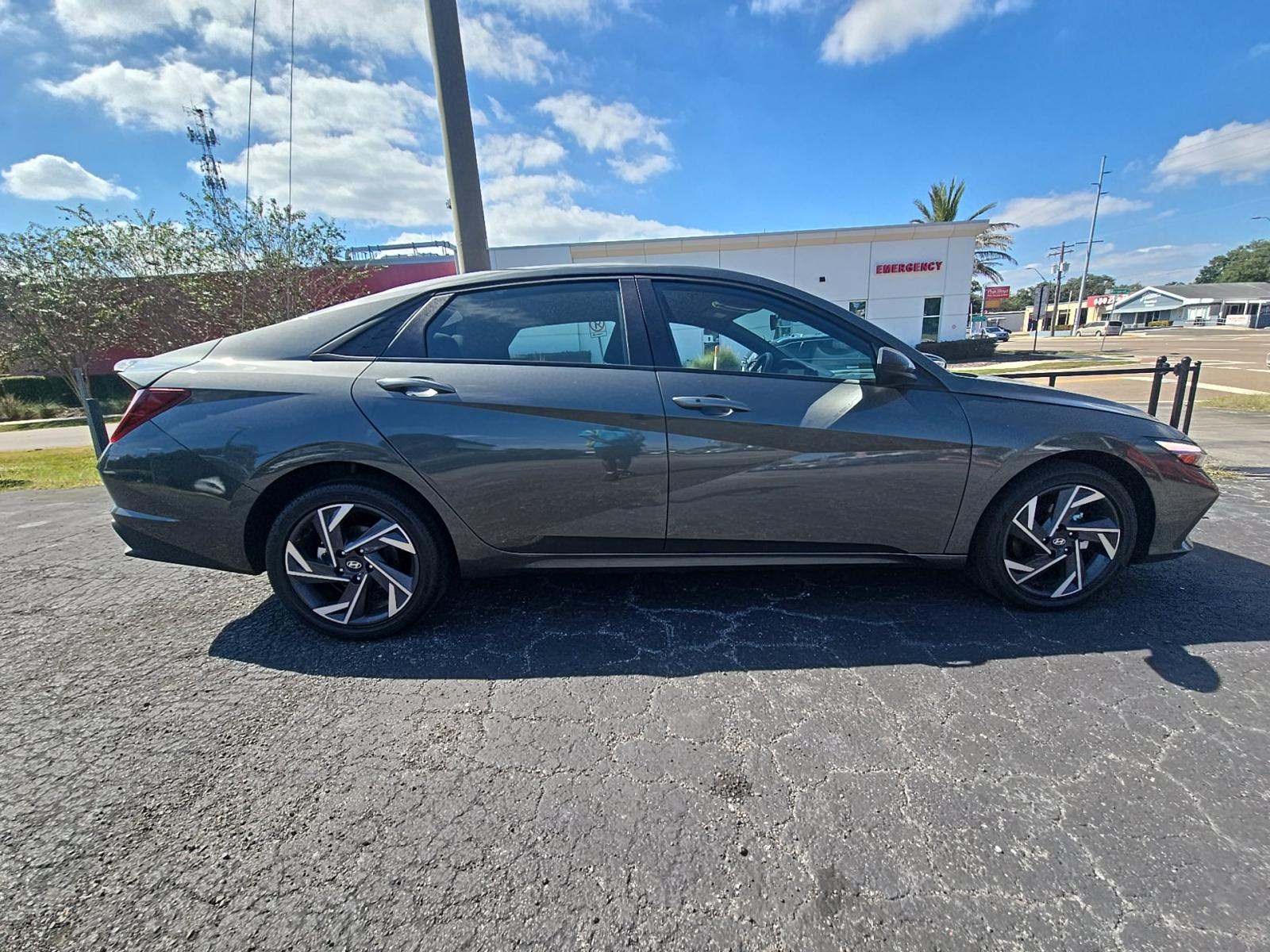 2025 Hyundai Elantra Hybrid SEL Sport FWD