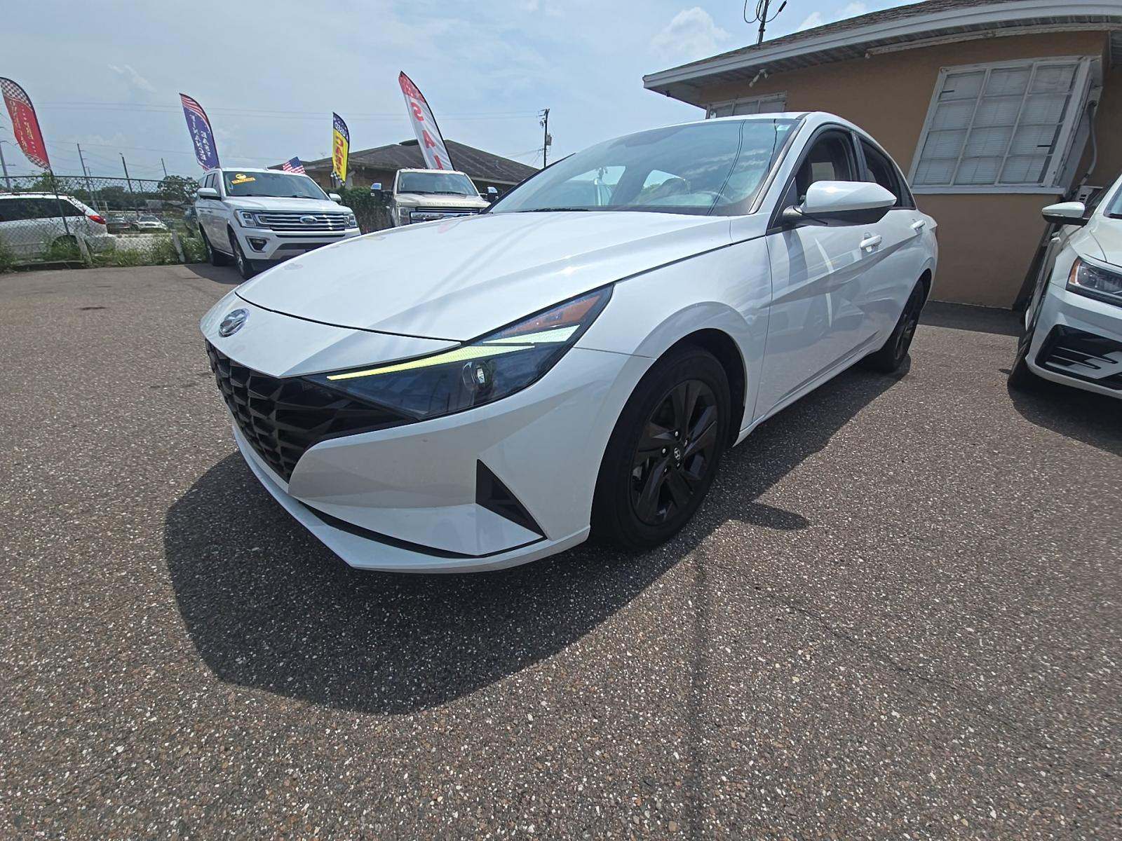 2022 Hyundai Elantra SEL FWD