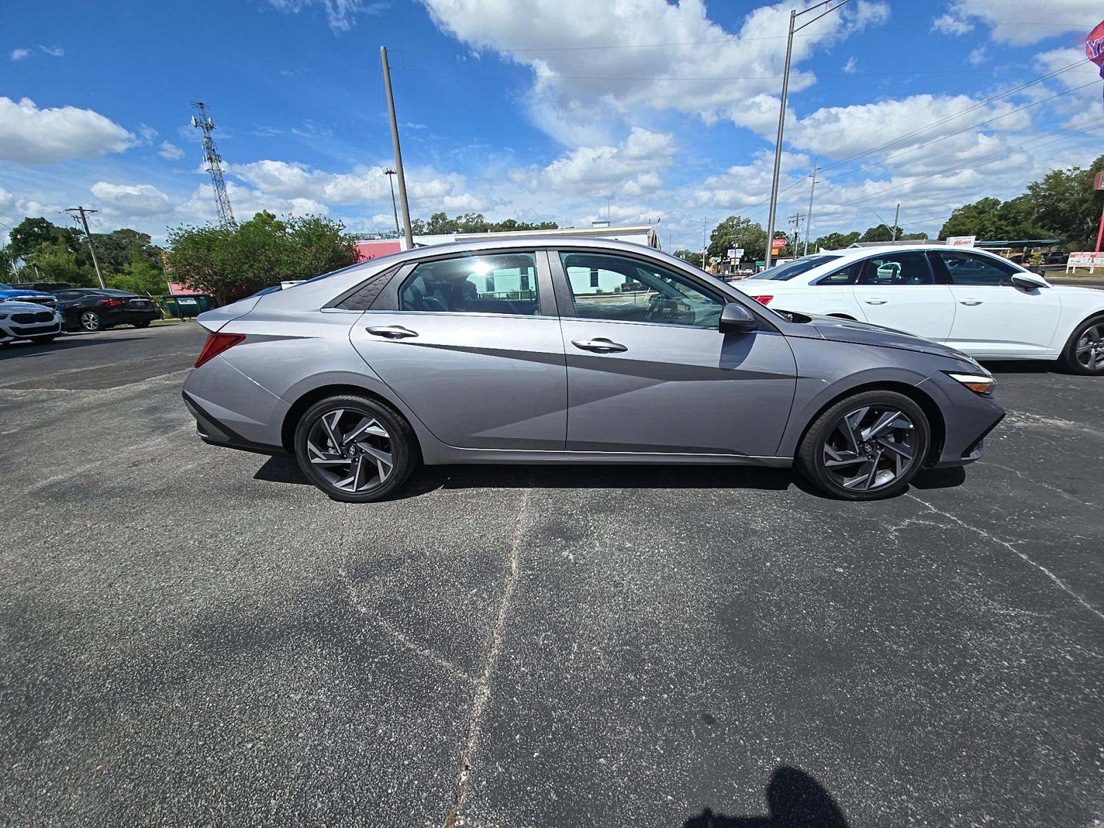 HYUNDAI SEL CONVENIENCE - 4