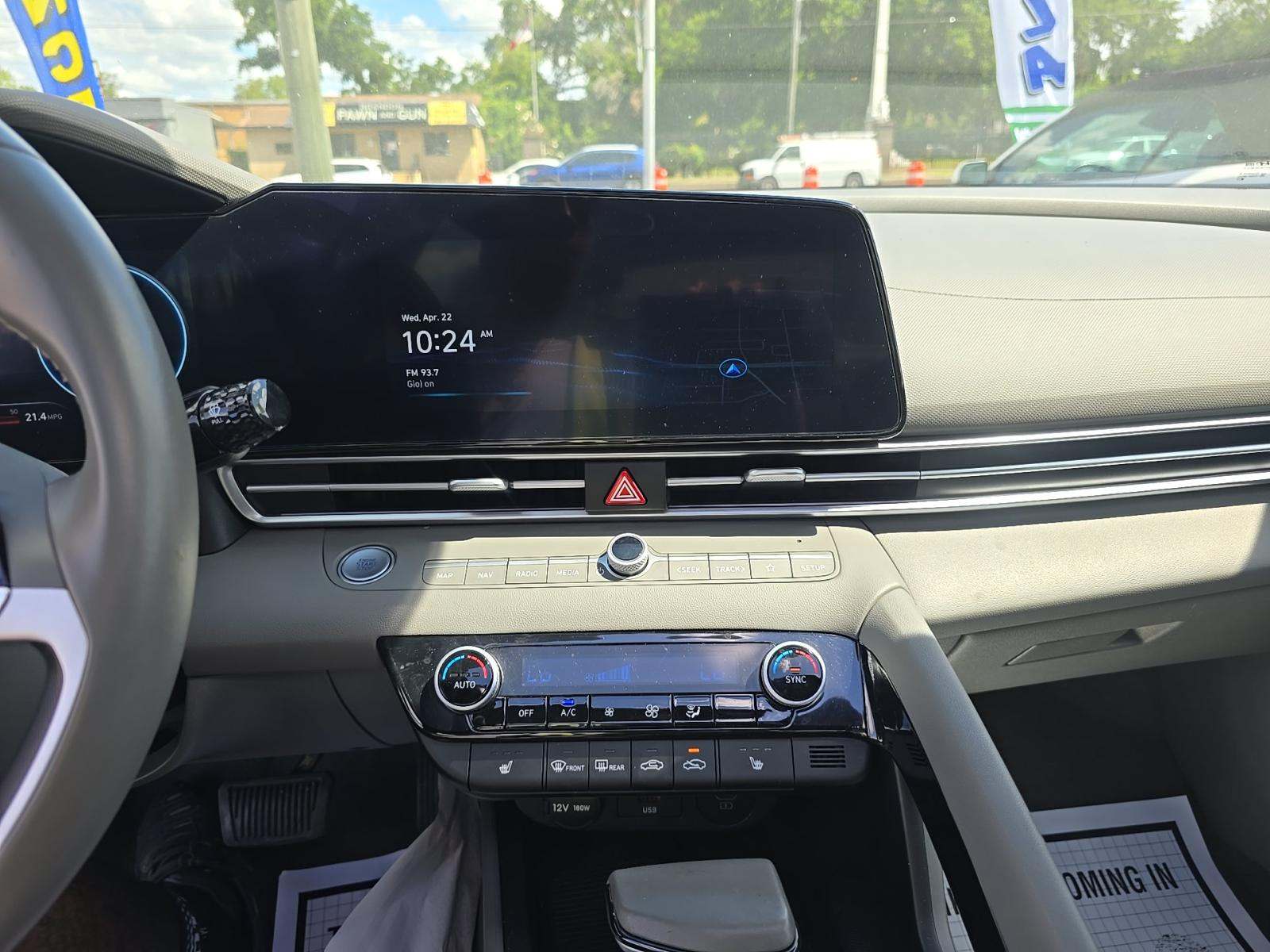 HYUNDAI SEL CONVENIENCE - 10