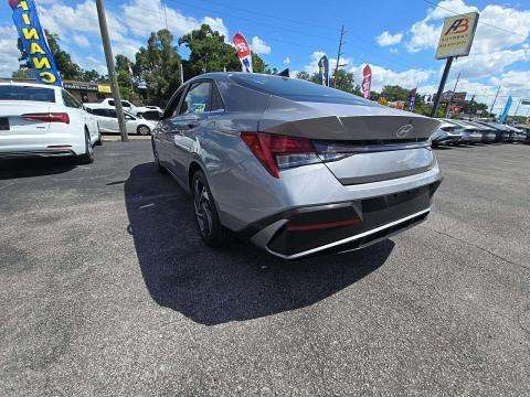 HYUNDAI SEL CONVENIENCE - 2