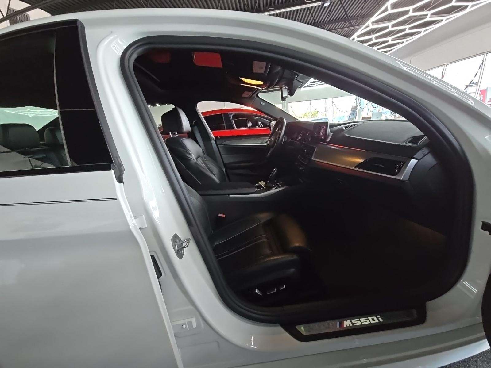 2018 BMW 5 Series M550i xDrive AWD