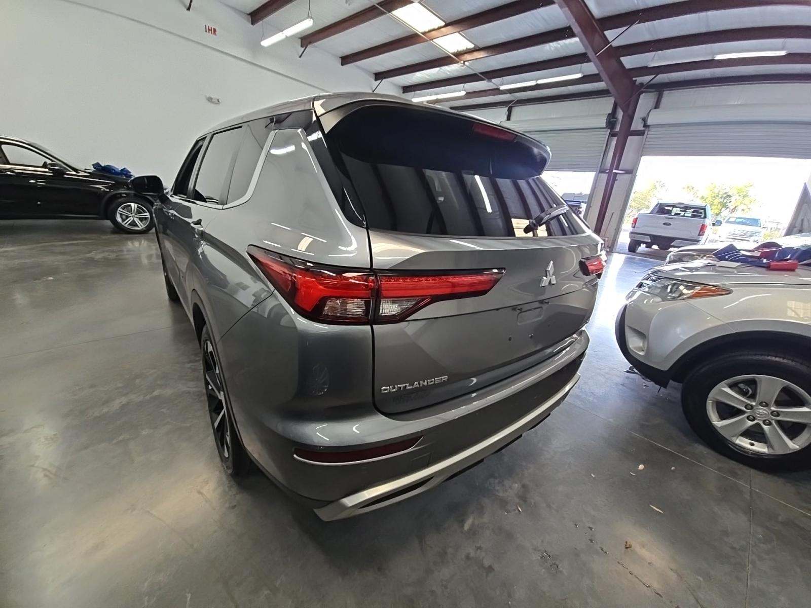 2024 Mitsubishi Outlander SE FWD