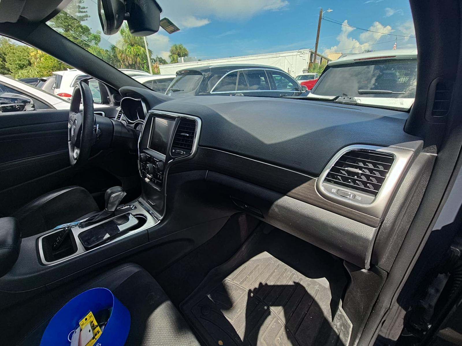 2017 Jeep Grand Cherokee Laredo Altitude Edition RWD