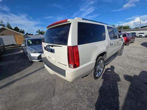 2014 Cadillac Escalade ESV Luxury RWD