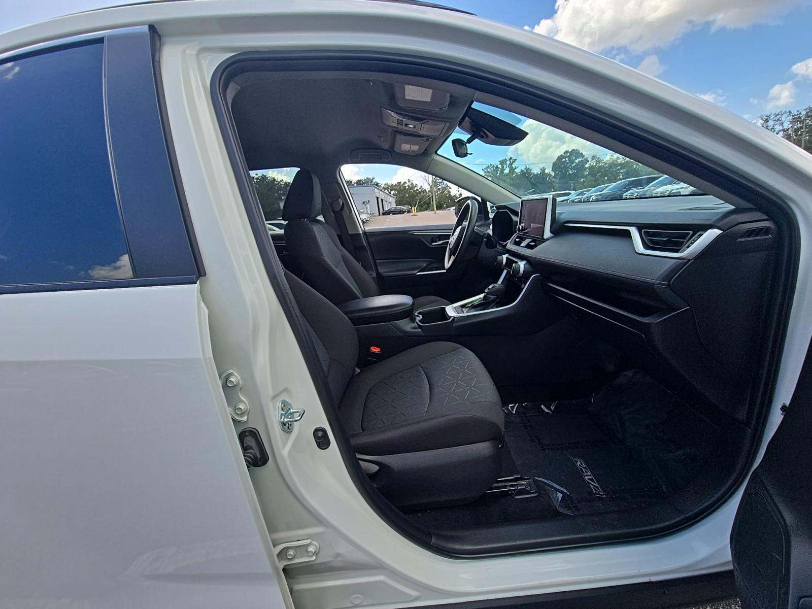 2024 Toyota RAV4 XLE FWD