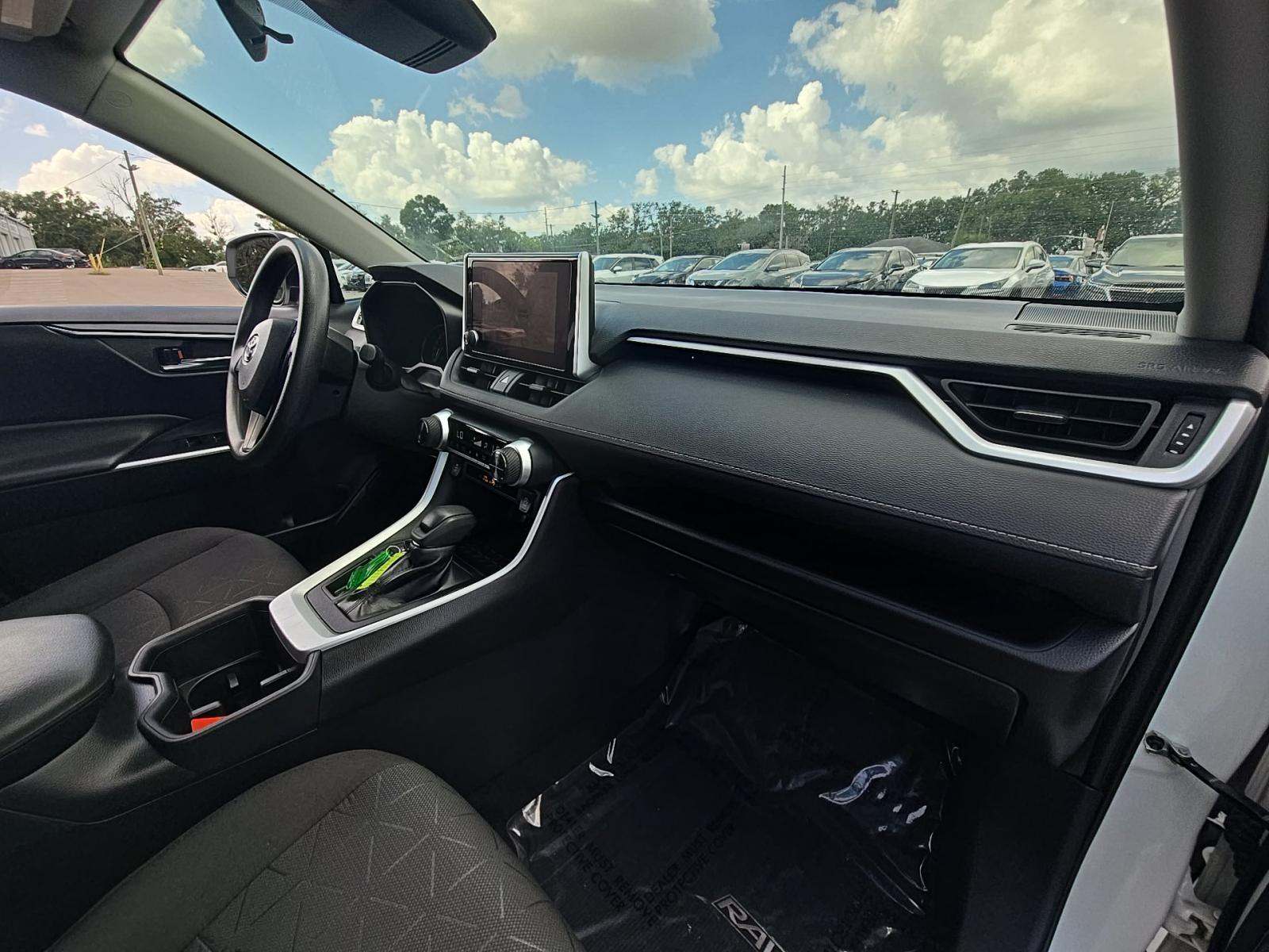 2024 Toyota RAV4 XLE FWD