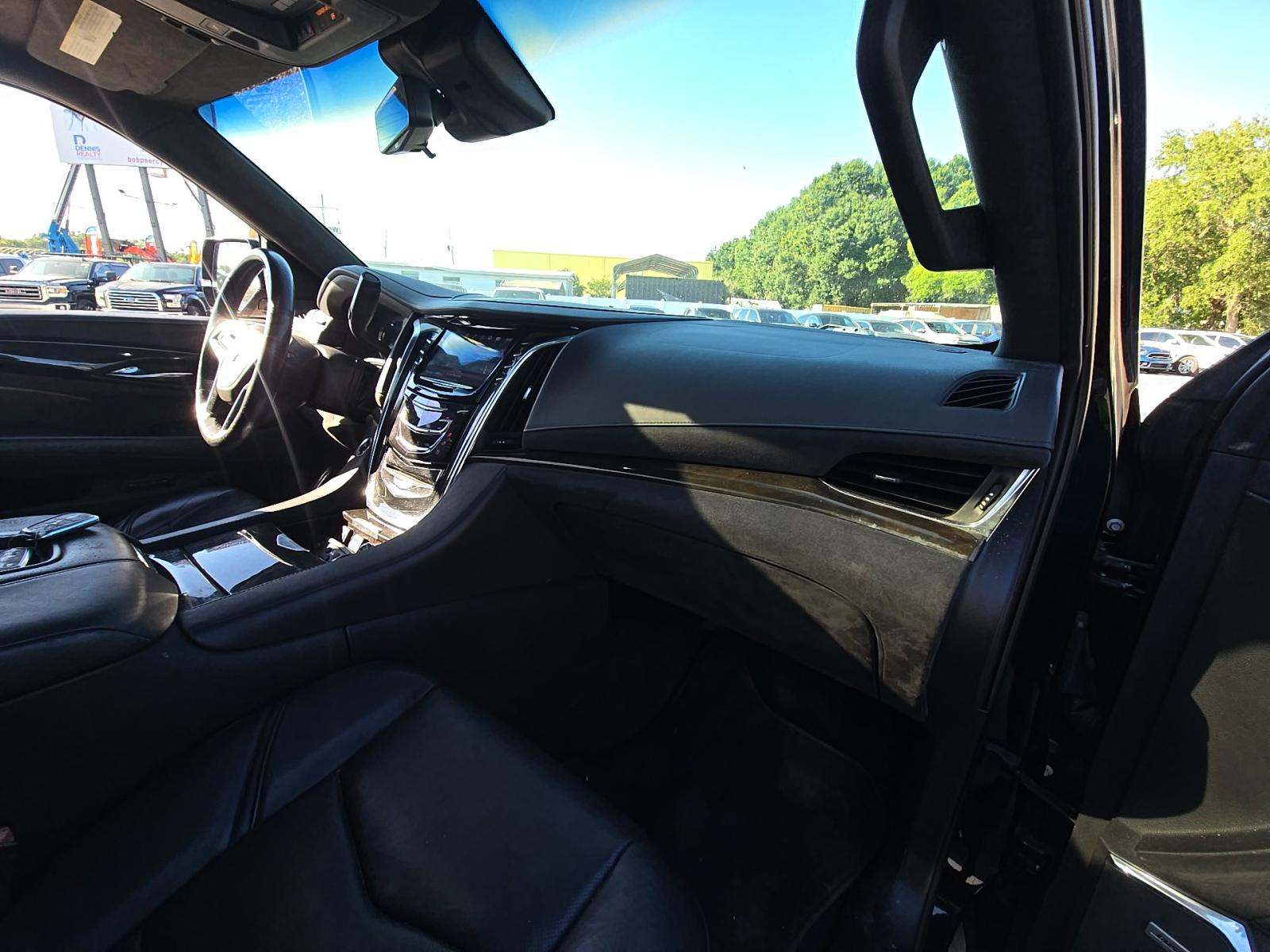2017 Cadillac Escalade Platinum RWD