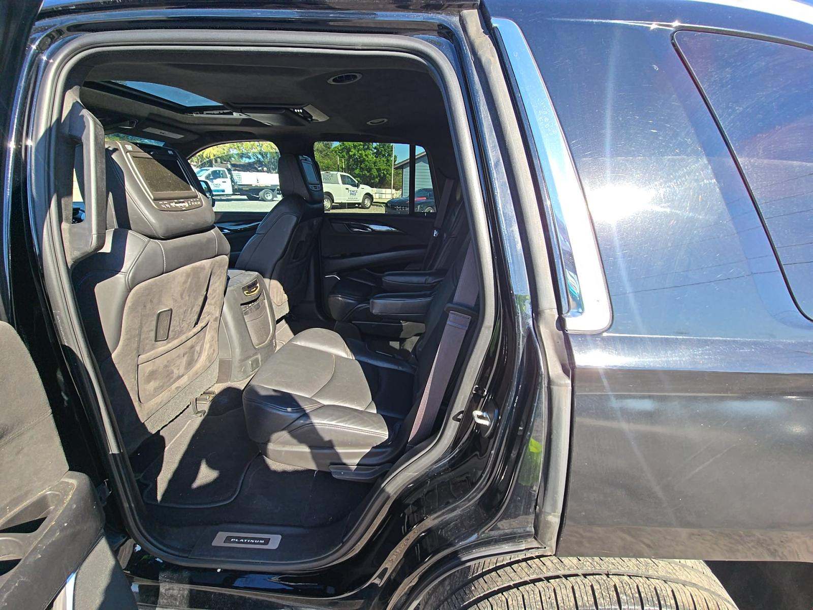 2017 Cadillac Escalade Platinum RWD