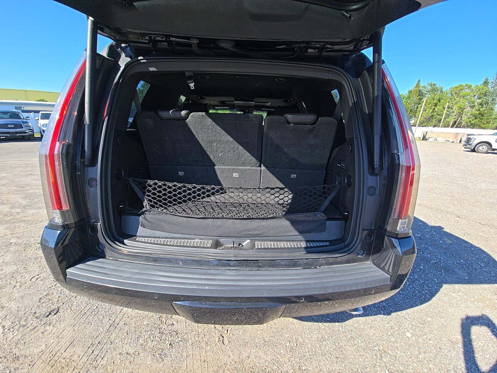 2017 Cadillac Escalade Platinum RWD