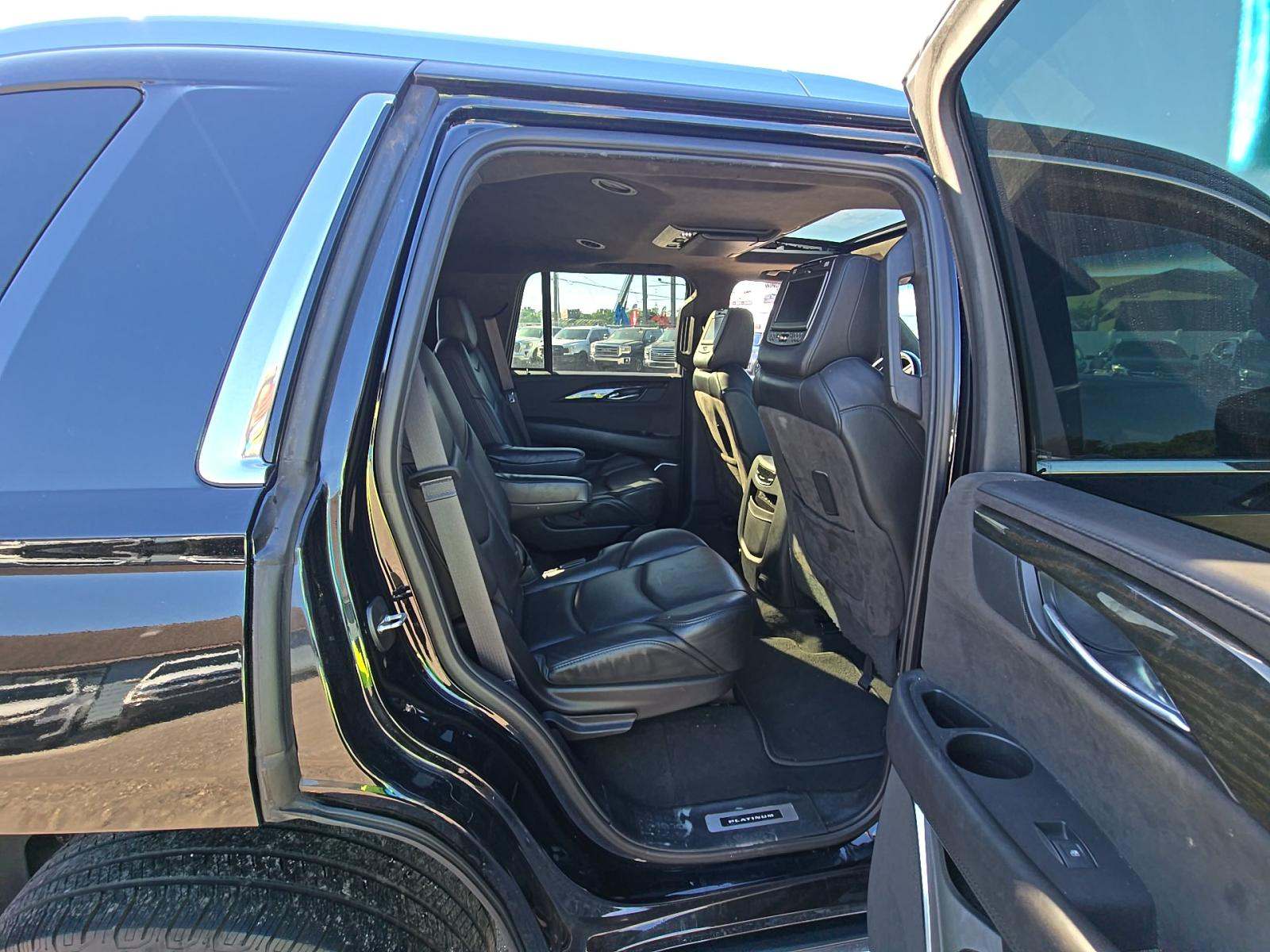 2017 Cadillac Escalade Platinum RWD