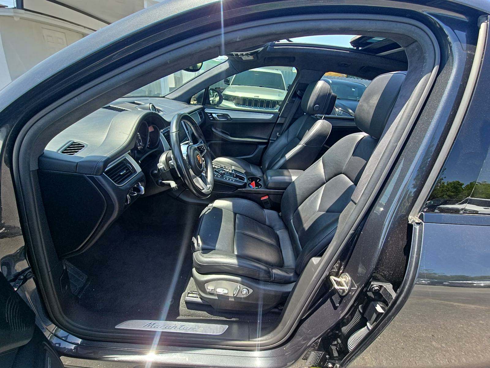 2017 Porsche Macan Turbo AWD