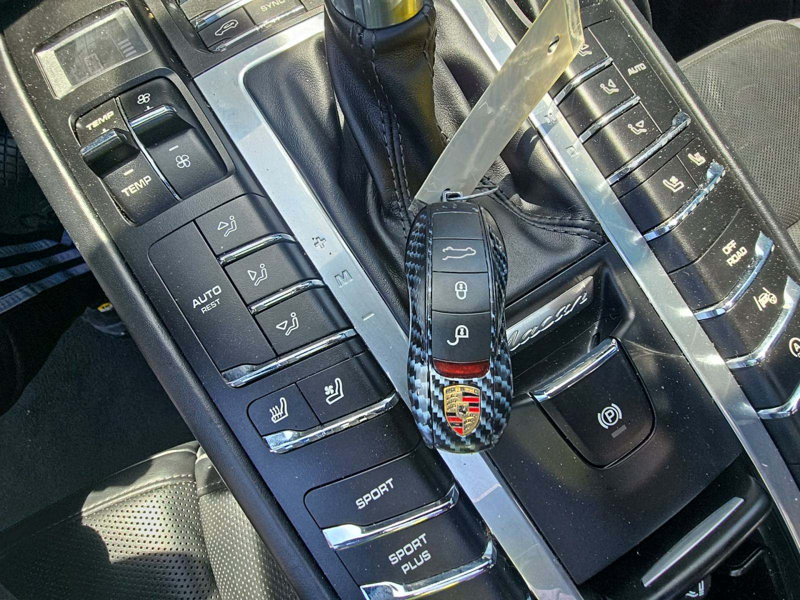 2017 Porsche Macan Turbo AWD