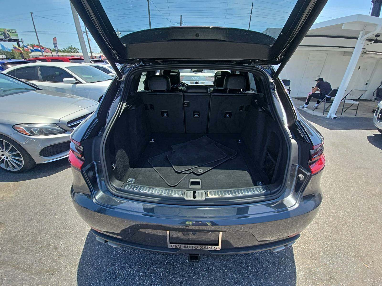 2017 Porsche Macan Turbo AWD